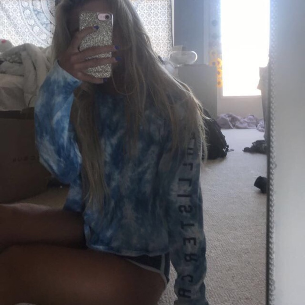 Hollister tshirt